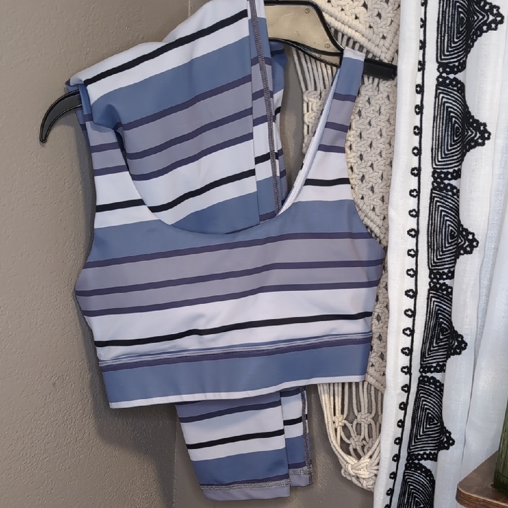 Zyia Striped Blue and White Activewear Set